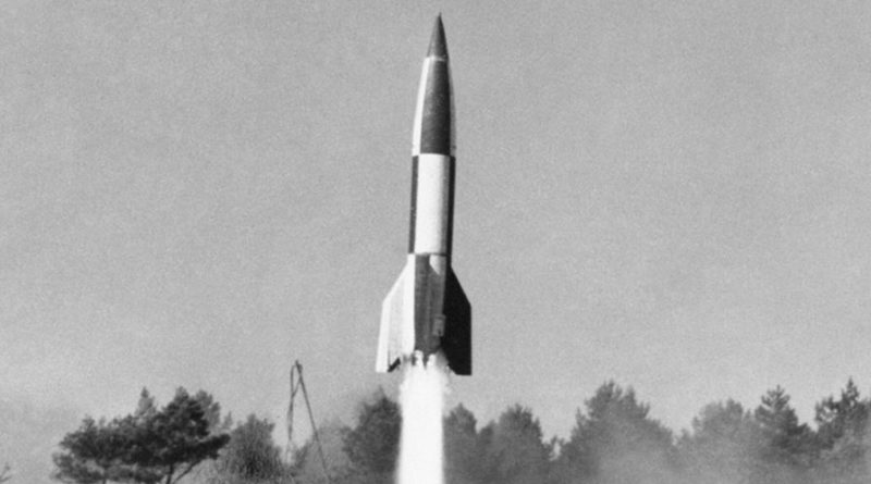 Разработка и применение первых ракет в военных целях